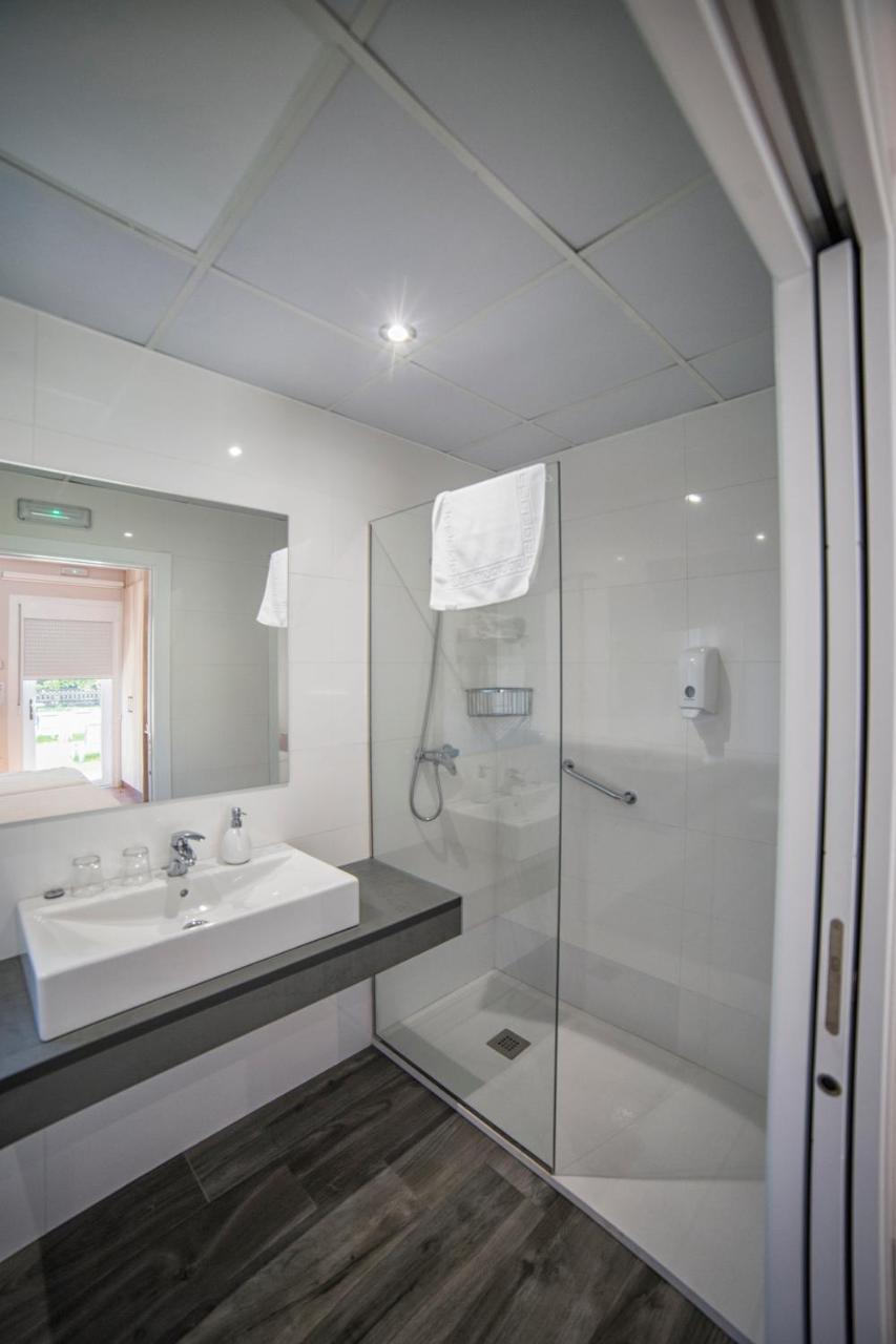 Twin Room Private Bathroom,1594743592:JPEG